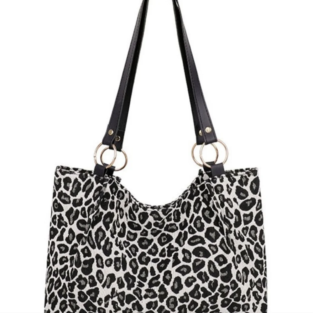 Leopard Print Tote - Picture 3 of 7